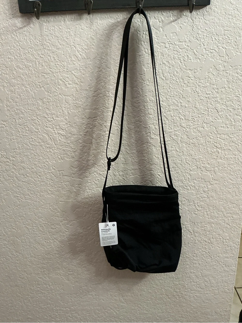 lululemon athletica Black Water Bottle Crossbody 2.5L small Pouch Bag